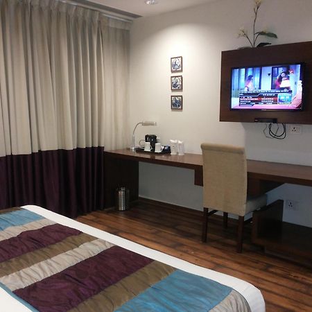 Hotel La Sagrita Neu-Delhi Zimmer foto