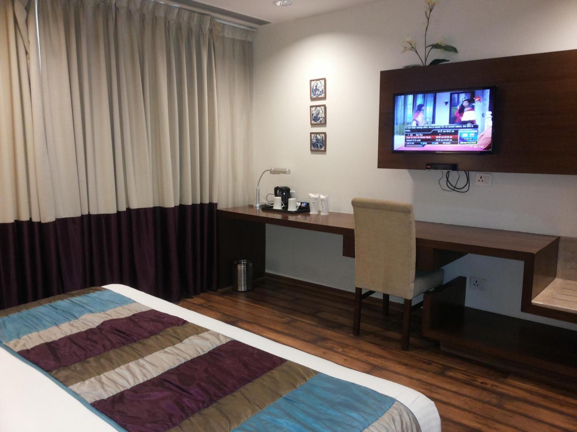Hotel La Sagrita Neu-Delhi Zimmer foto
